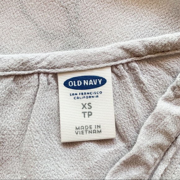 Bundle 2/$10 Old Navy Pinstripe Pleated Blouse - Picture 5 of 6